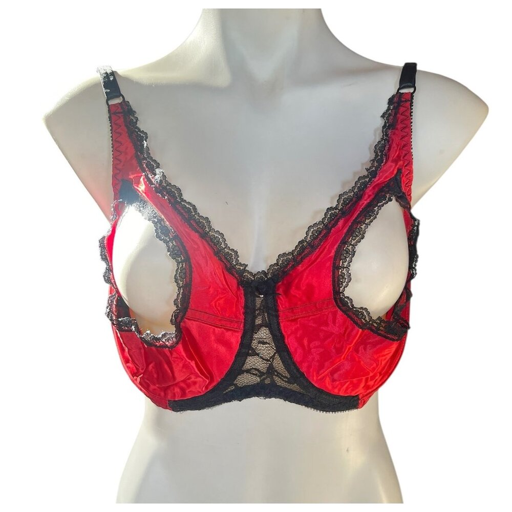 Vintage Fredericks Of Hollywood Perk-A-Boo Red & Black Lace Bra 30C USA Nylon